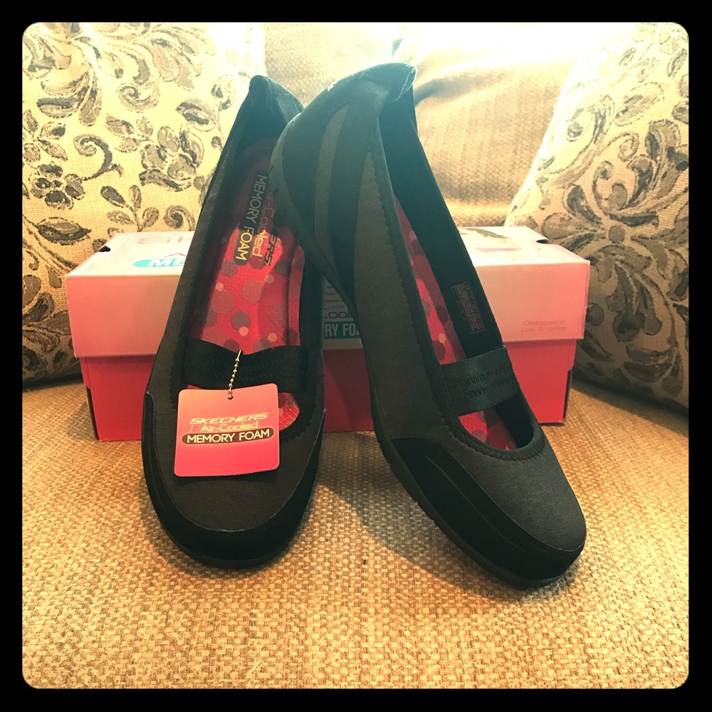 Skechers memory foam slip on shoes